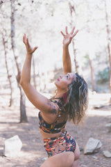 Top Deportivo Alta Sujeción con Escote Transparente "PACHAMAMA COLLECTION" Feather